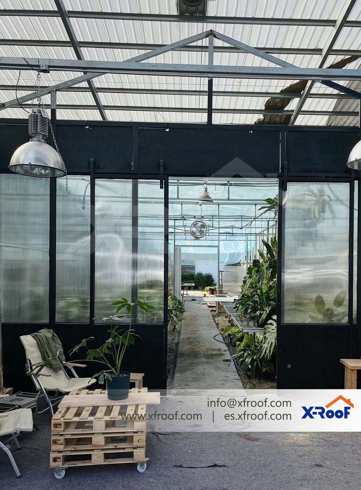 Polycarbonate-sheets-for-the-roof-of-the-flower-farm.jpg